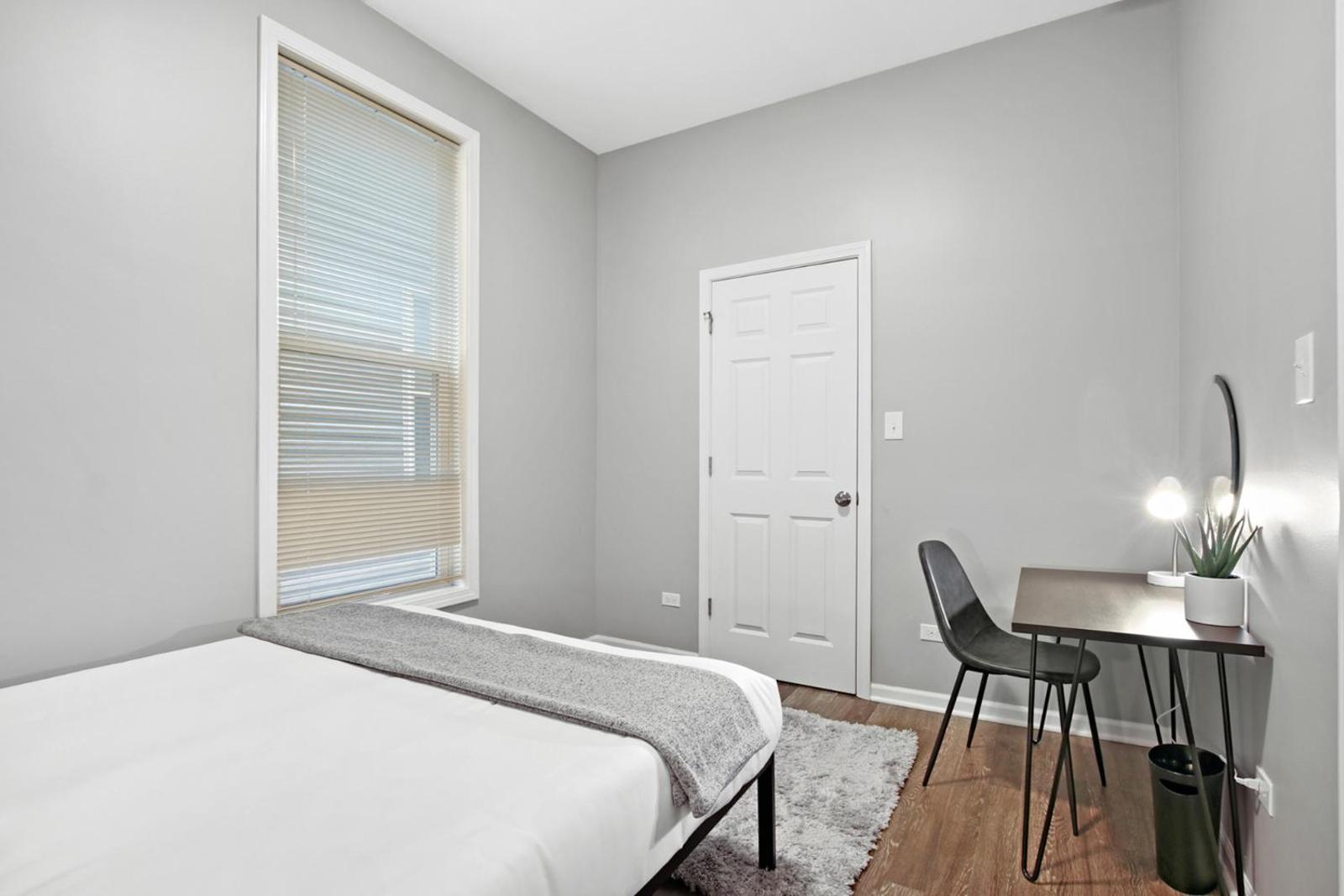 Modern 2BR at Logan Sq Perfect for Fun Getaway KL2 Main image 2